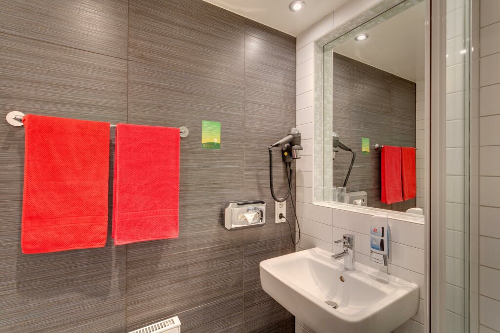 Meininger Hotel Berlin Hauptbahnhof 8