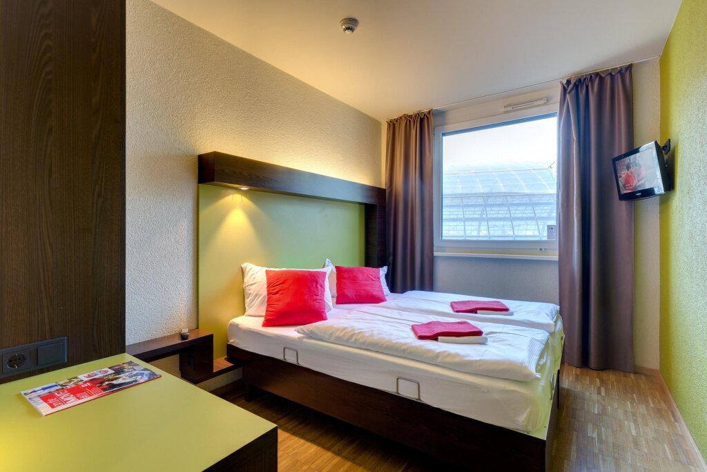 Meininger Hotel Berlin Hauptbahnhof 7