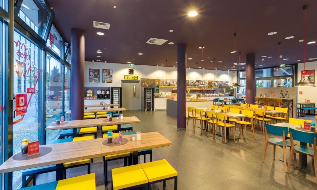 Meininger Hotel Berlin Hauptbahnhof 15