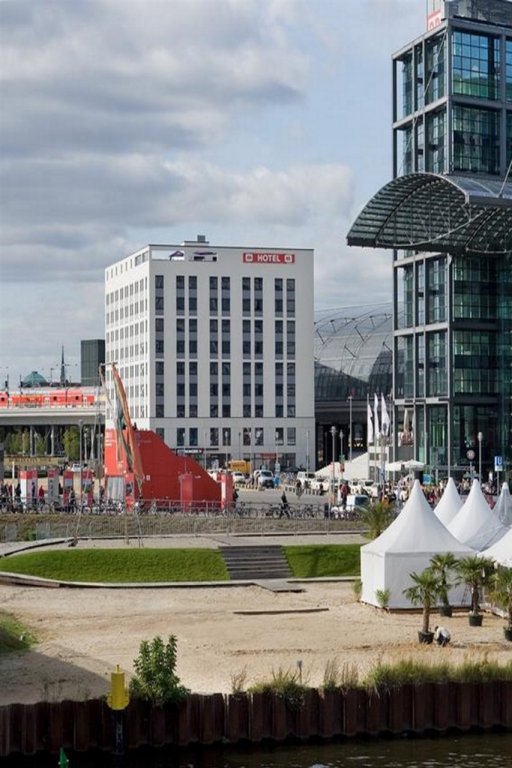 Meininger Hotel Berlin Hauptbahnhof 1