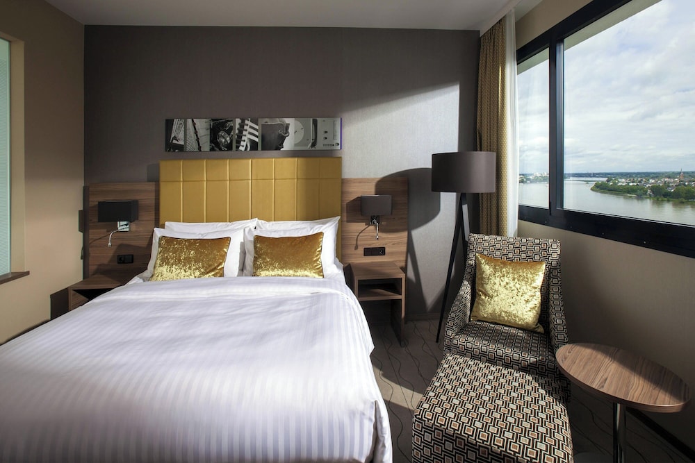 Radisson Blu Hotel, Bonn 11