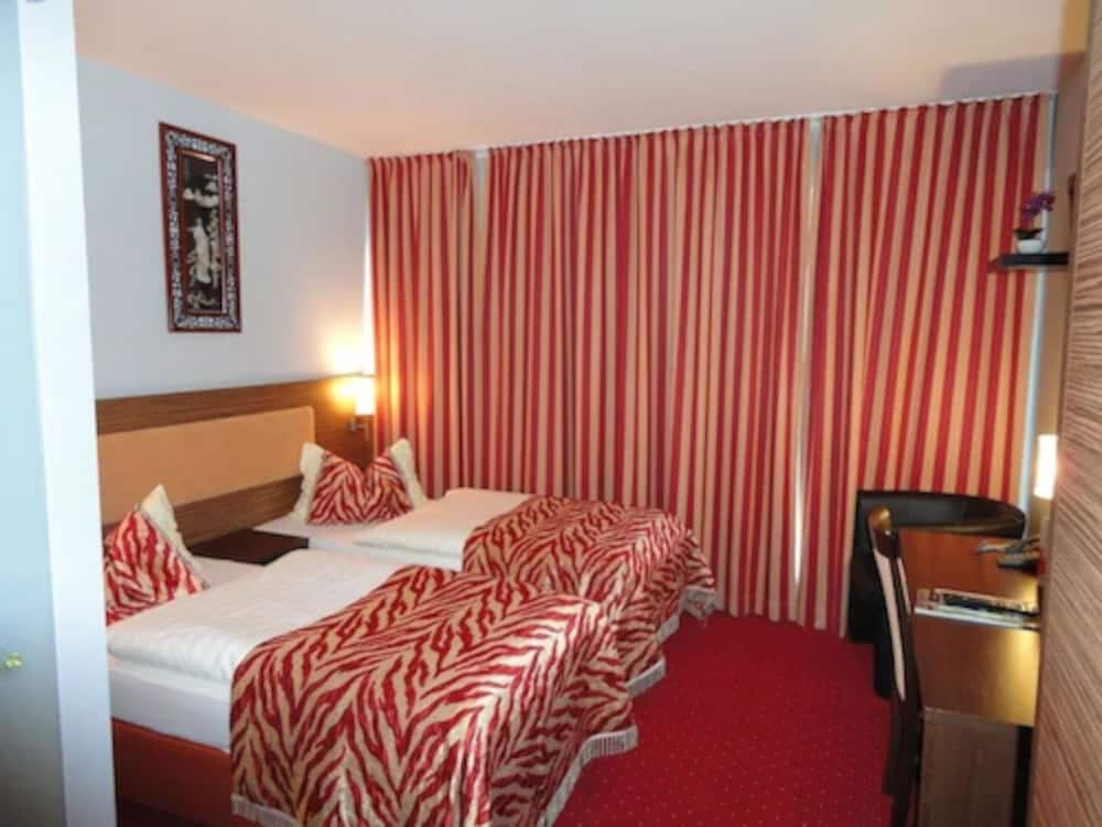 Grand Hotel Dream 5