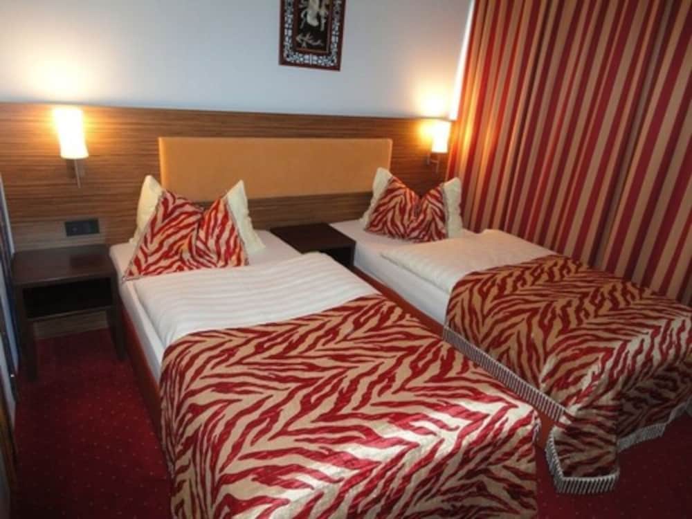 Grand Hotel Dream 4