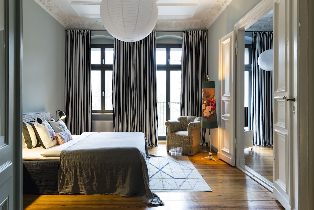 Brilliant Apartments 10