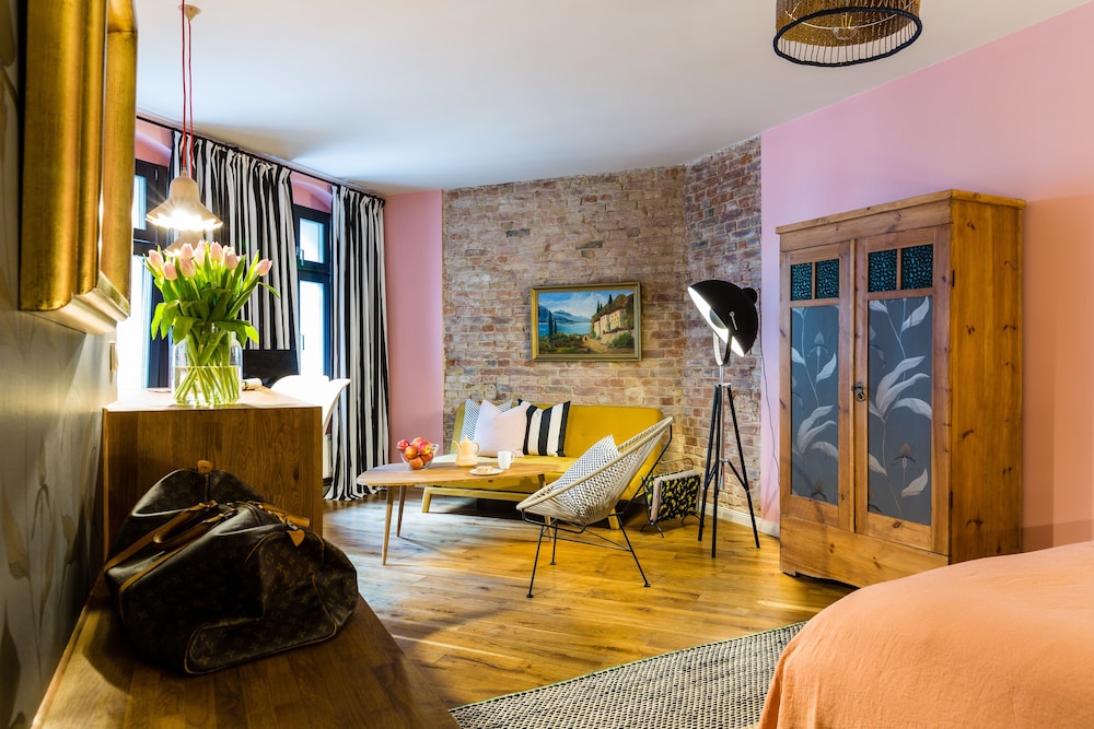 Brilliant Apartments 21