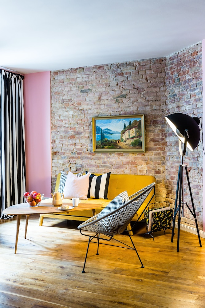 Brilliant Apartments 24