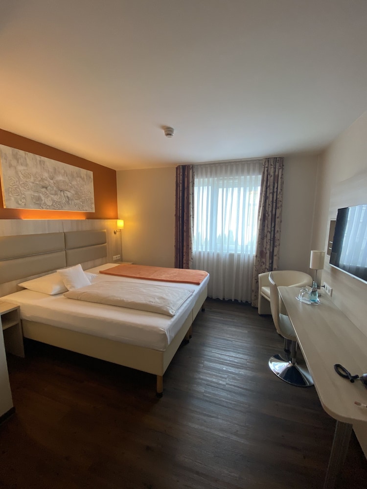 Hotel Rödelheimer Hof - Am Wasserturm 8