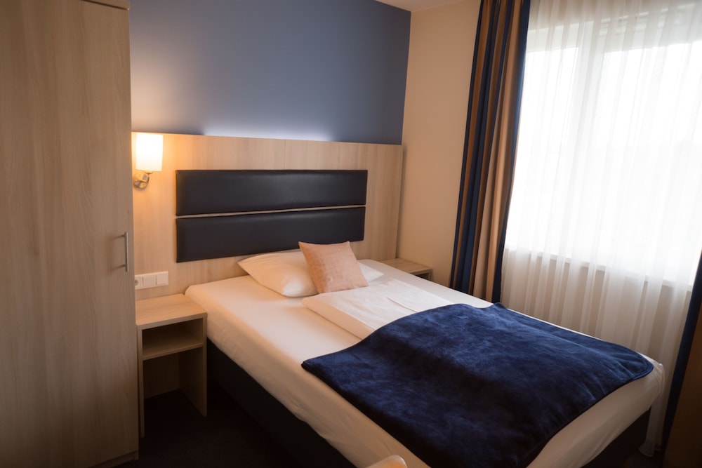 Hotel Rödelheimer Hof - Am Wasserturm 4