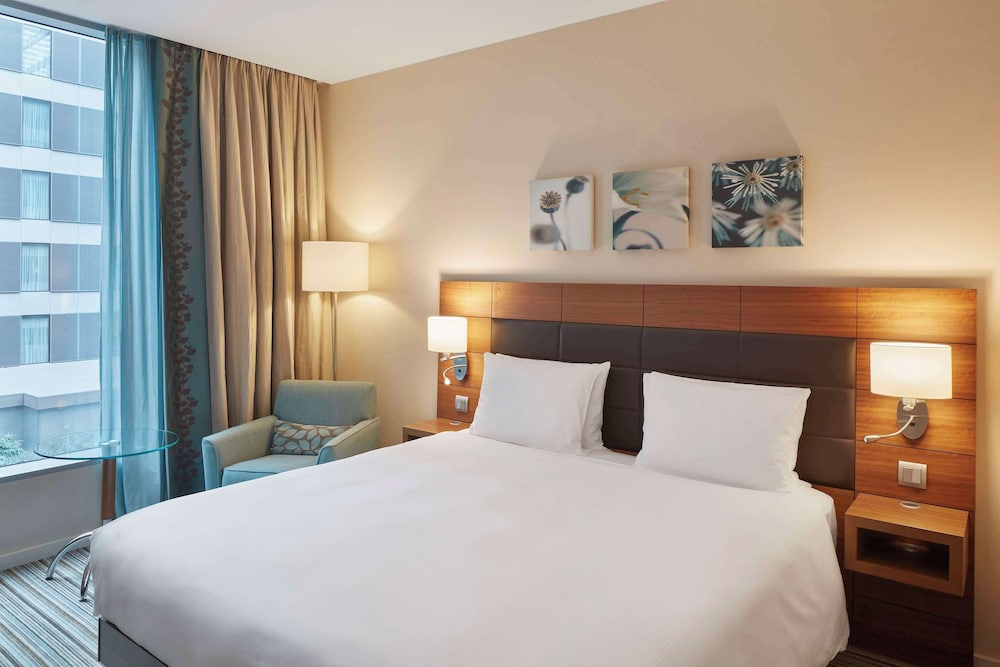 Hilton Garden Inn Frankfurt Airport 13