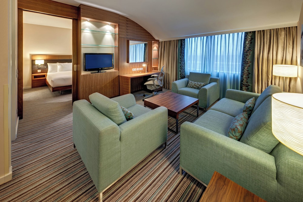 Hilton Garden Inn Frankfurt Airport 8