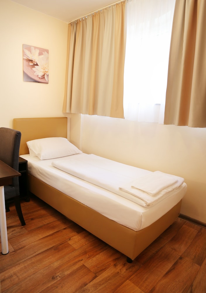 Pension Alpha Frankfurt City 11