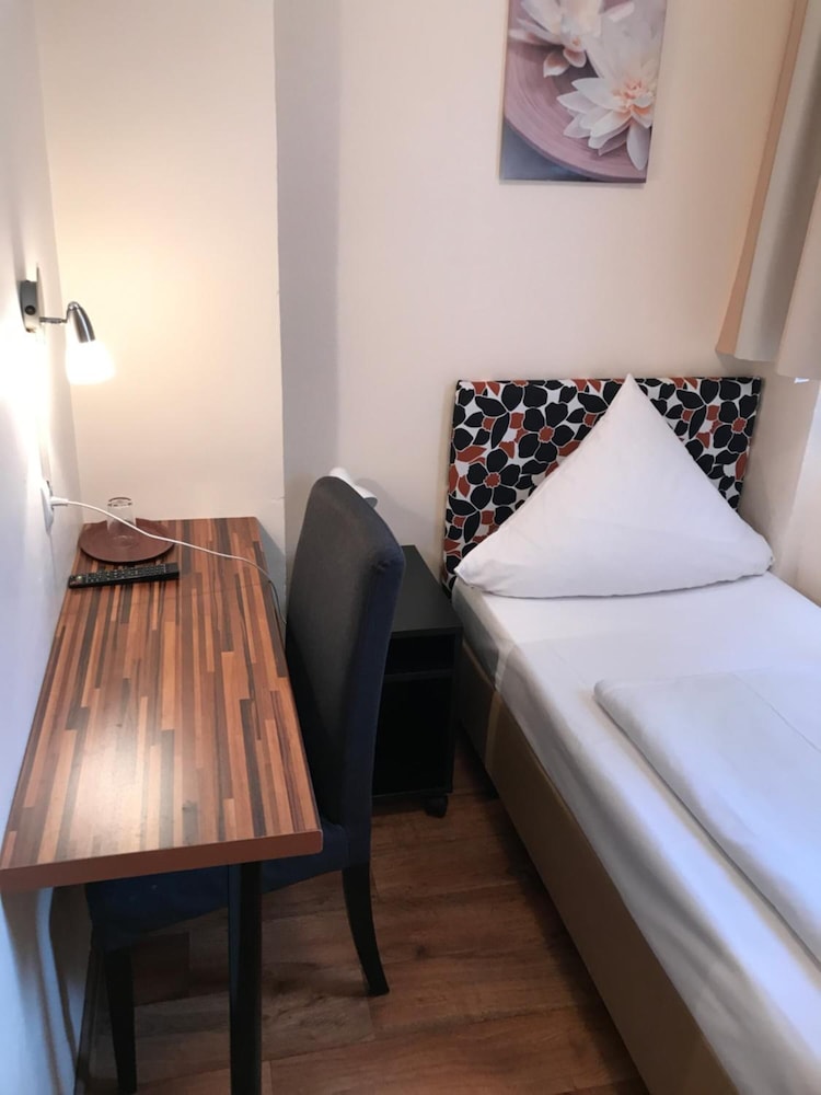 Pension Alpha Frankfurt City 14