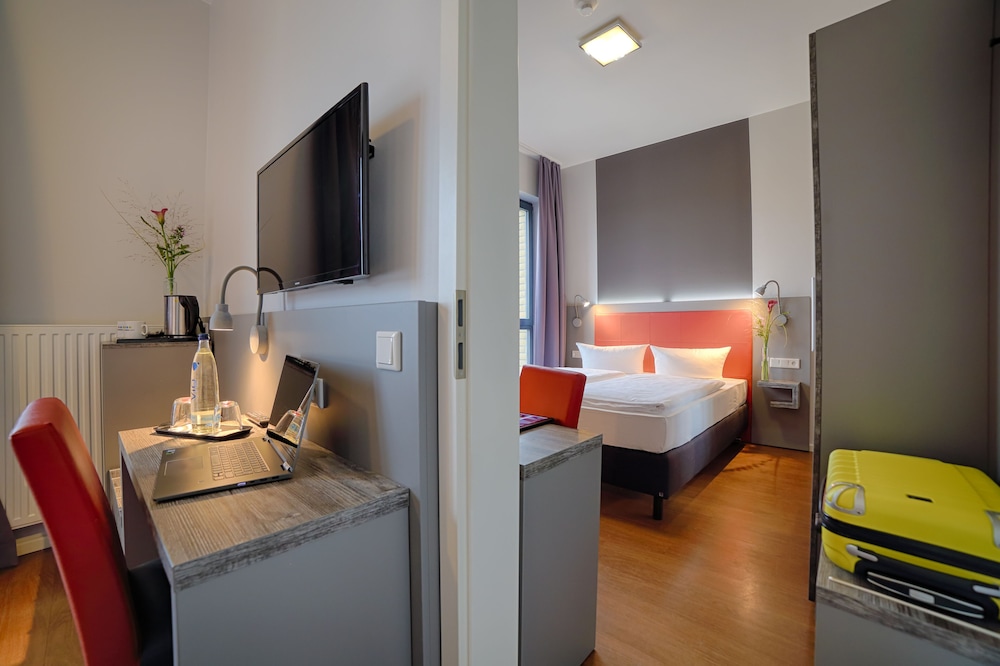 H+ Hotel 4Youth Berlin 15