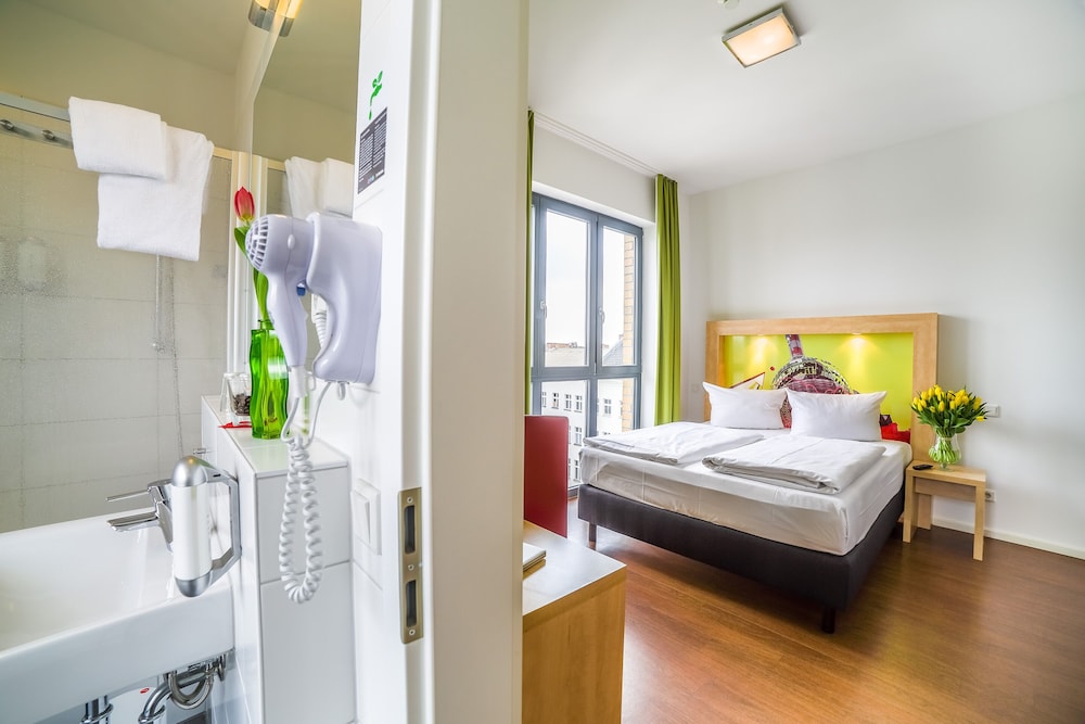 H+ Hotel 4Youth Berlin 14