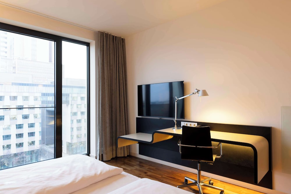 Scandic Berlin Potsdamer Platz 12