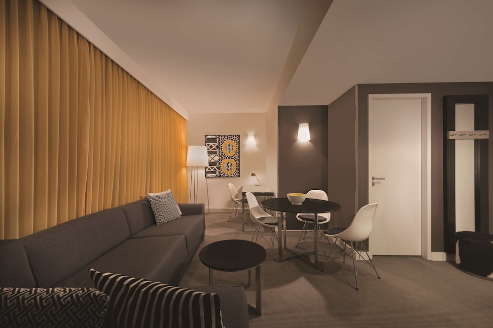 Adina Apartment Hotel Berlin Hackescher Markt 12