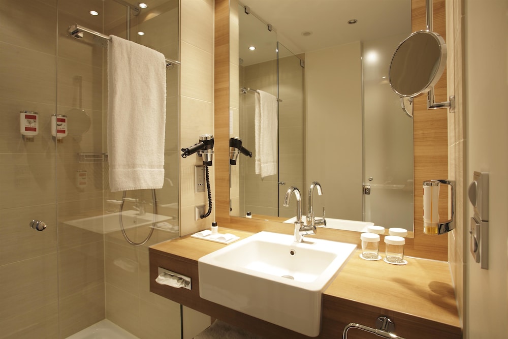 H4 Hotel Berlin Alexanderplatz 19