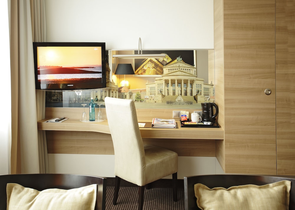 H4 Hotel Berlin Alexanderplatz 16
