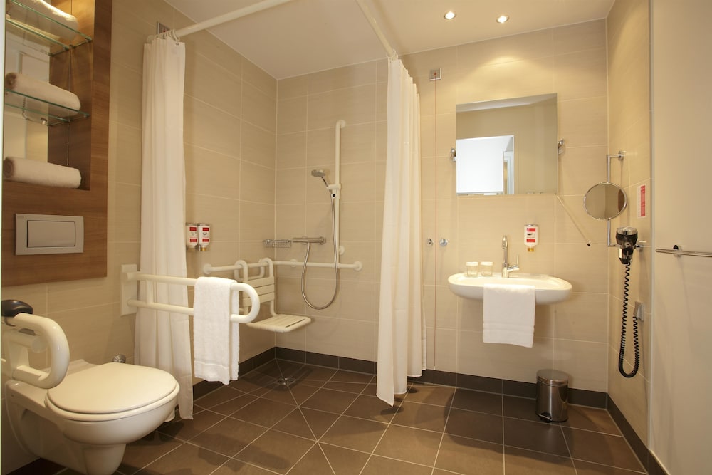 H4 Hotel Berlin Alexanderplatz 18