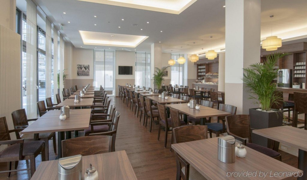 Premier Inn Frankfurt City Centre Hotel 15