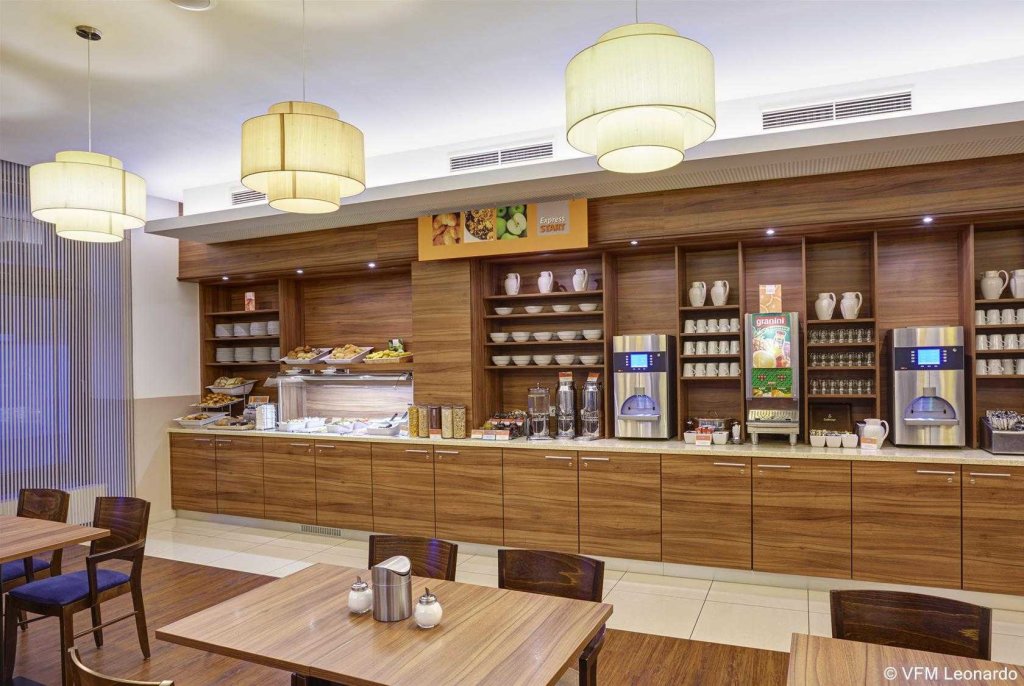 Premier Inn Frankfurt City Centre Hotel 17