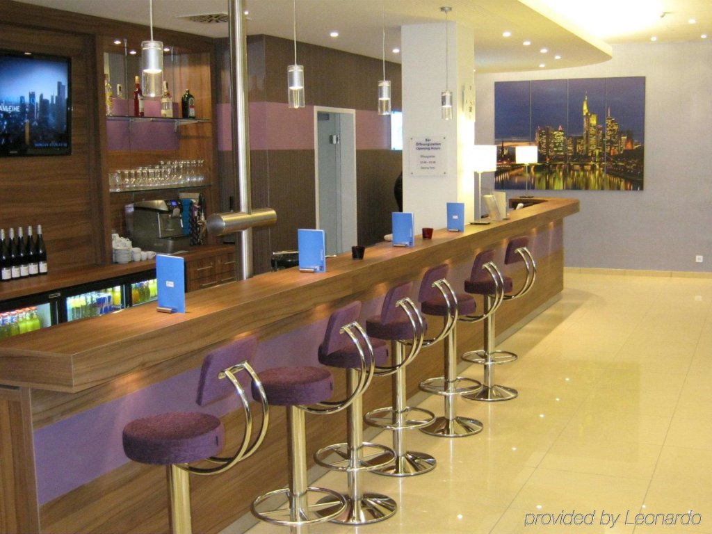 Premier Inn Frankfurt City Centre Hotel 19