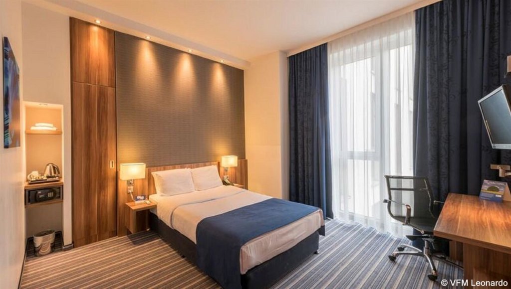 Premier Inn Frankfurt City Centre Hotel 5