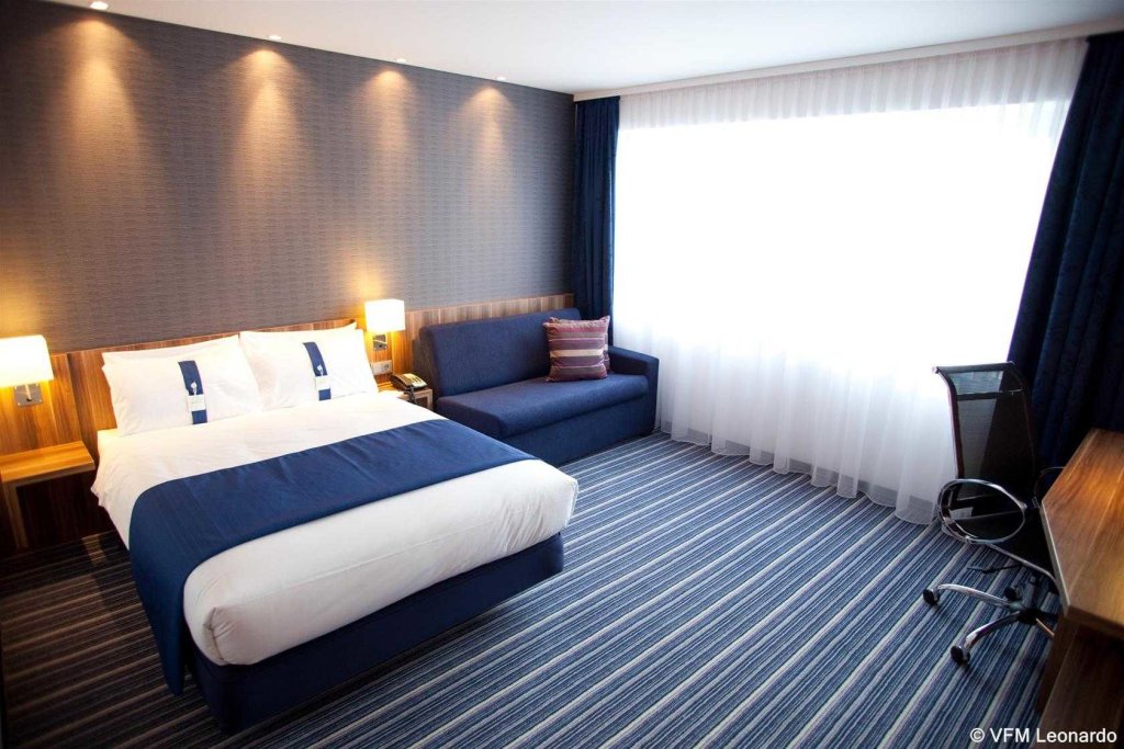 Premier Inn Frankfurt City Centre Hotel 3