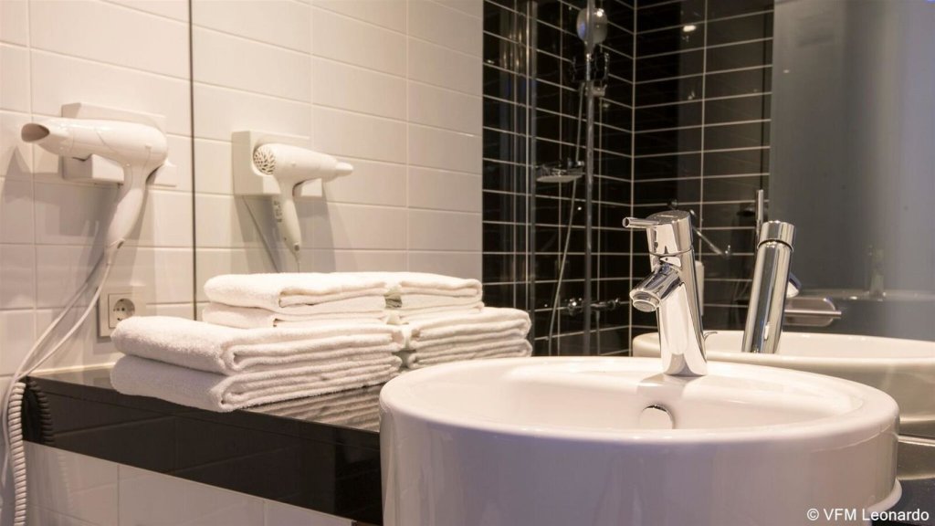 Premier Inn Frankfurt City Centre Hotel 14