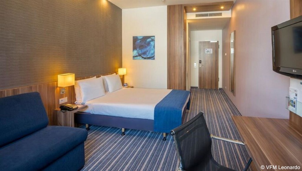 Premier Inn Frankfurt City Centre Hotel 6