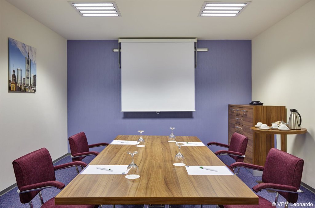 Premier Inn Frankfurt City Centre Hotel 24