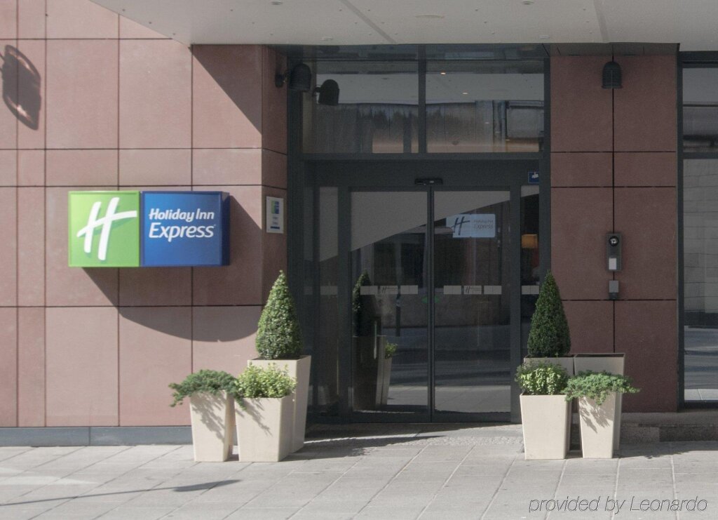 Premier Inn Frankfurt City Centre Hotel 1