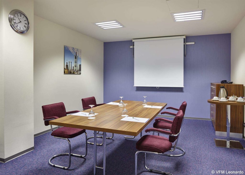 Premier Inn Frankfurt City Centre Hotel 23