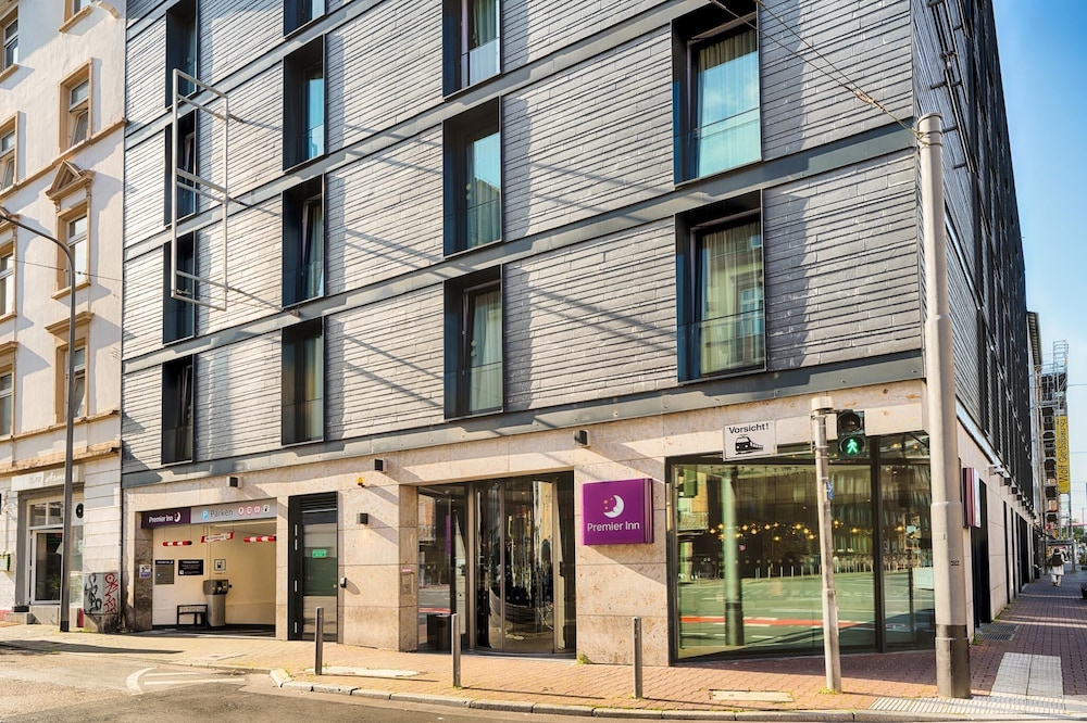 Premier Inn Frankfurt City Europaviertel 21
