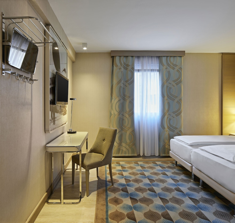 Titanic Comfort Mitte 10