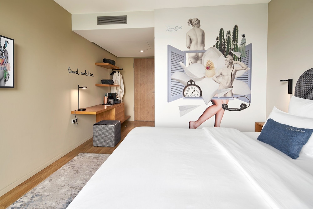 June Six Hotel 17