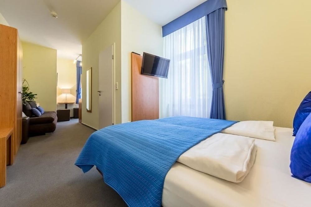 Hotel Expo 11