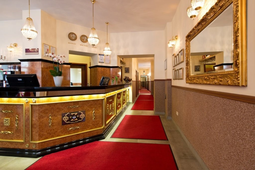 Homaris Boxi Studios 6