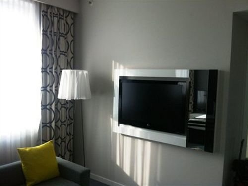 Arena Inn 8