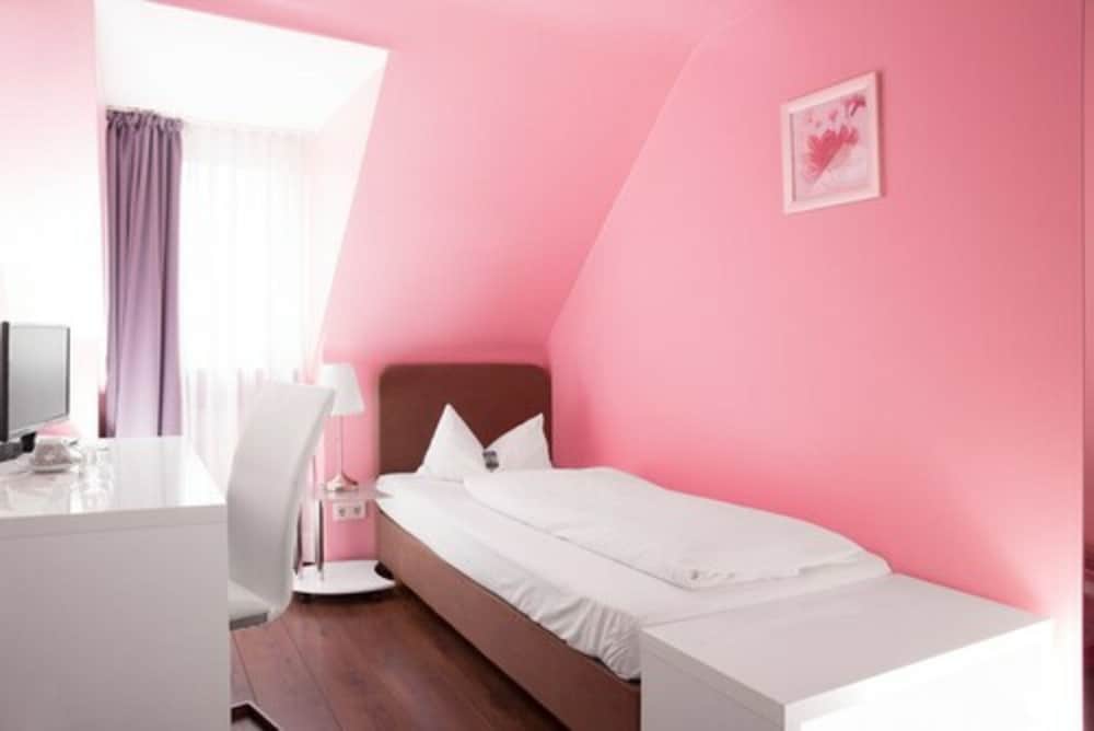 Altstadt Hotel Barcelona 5