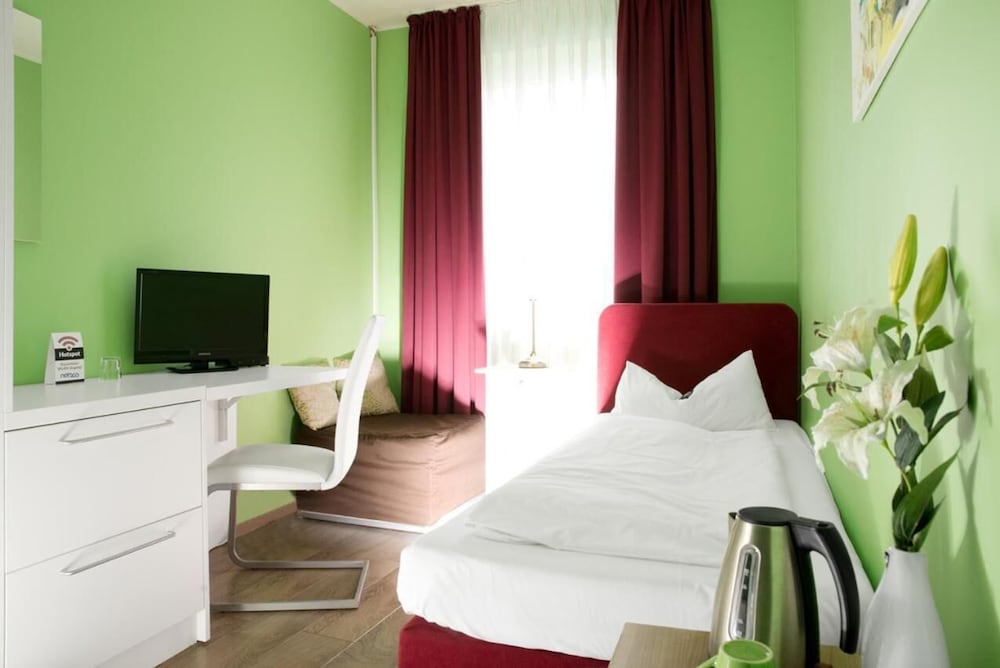 Altstadt Hotel Barcelona 8