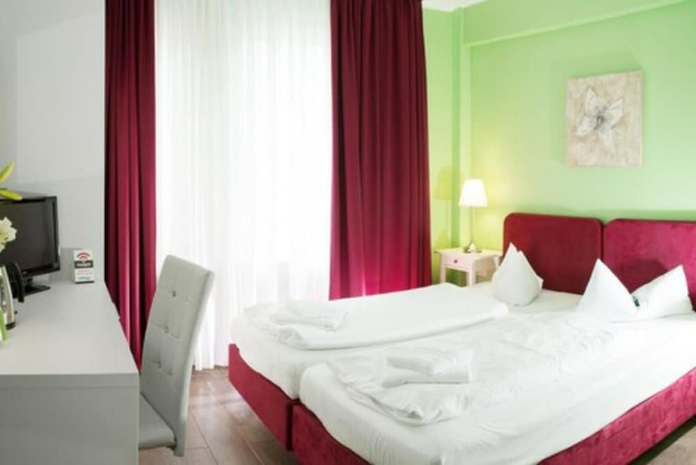 Altstadt Hotel Barcelona 4