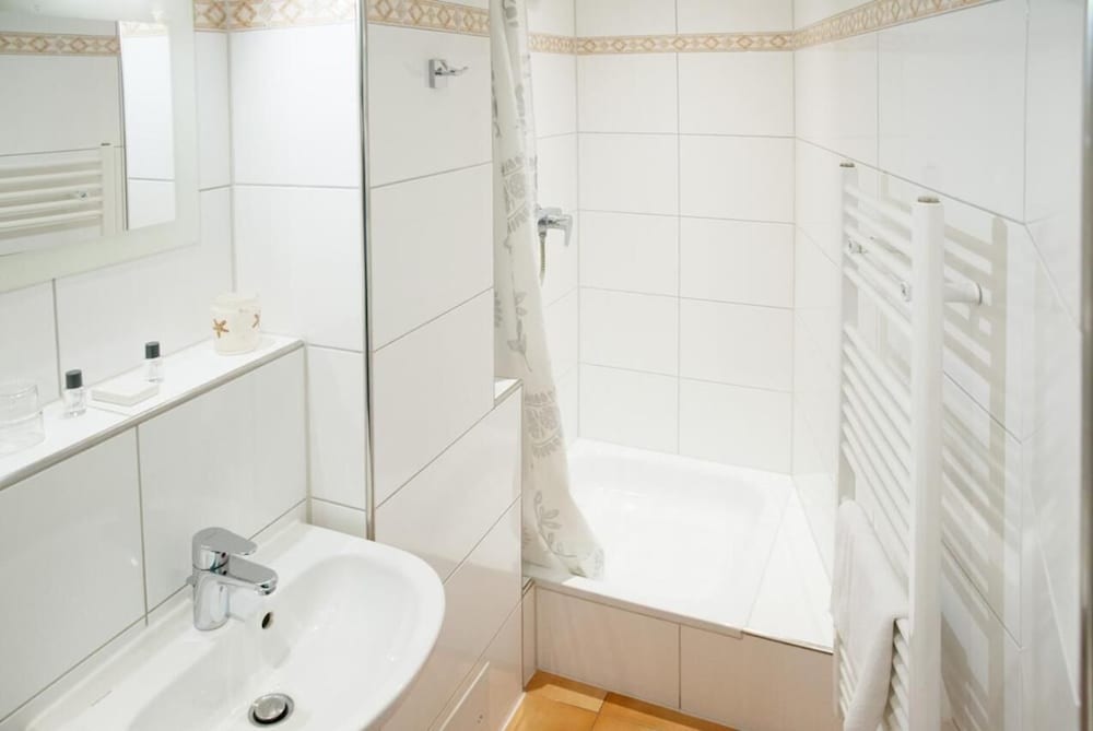 Altstadt Hotel Barcelona 14
