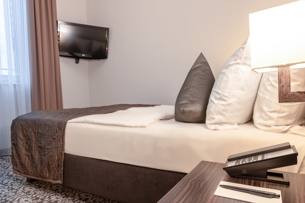 Ramada by Wyndham Frankfurt Central Station 8