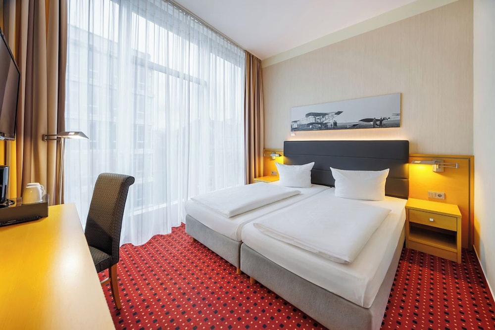 Airporthotel Berlin-Adlershof 11