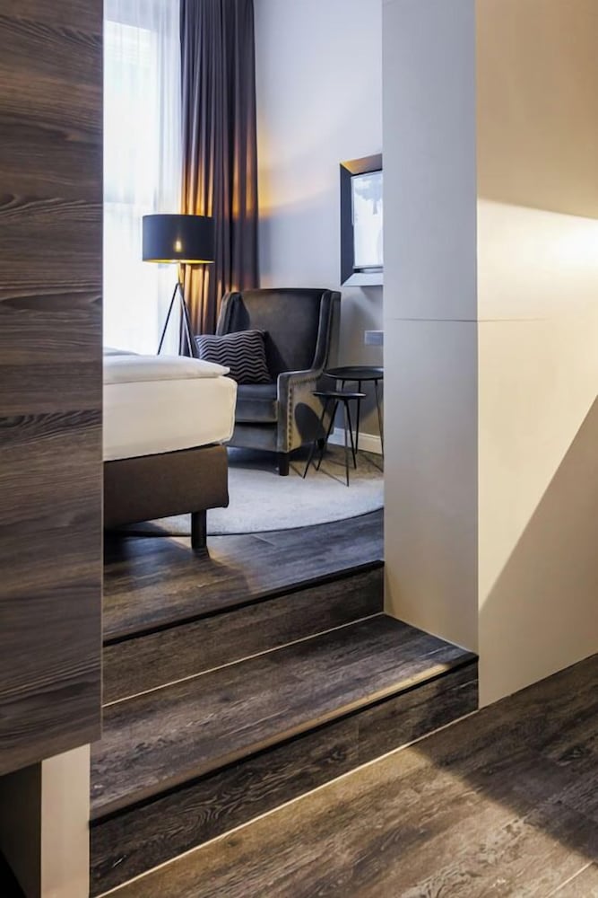 Airporthotel Berlin-Adlershof 18