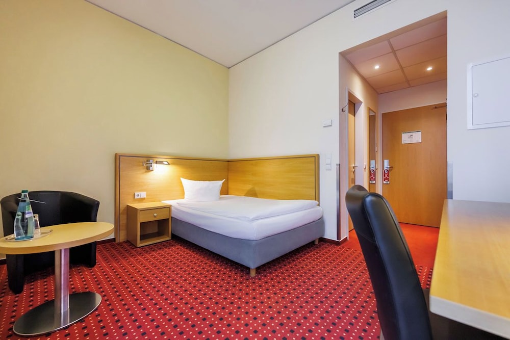 Airporthotel Berlin-Adlershof 9