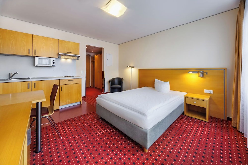 Airporthotel Berlin-Adlershof 5