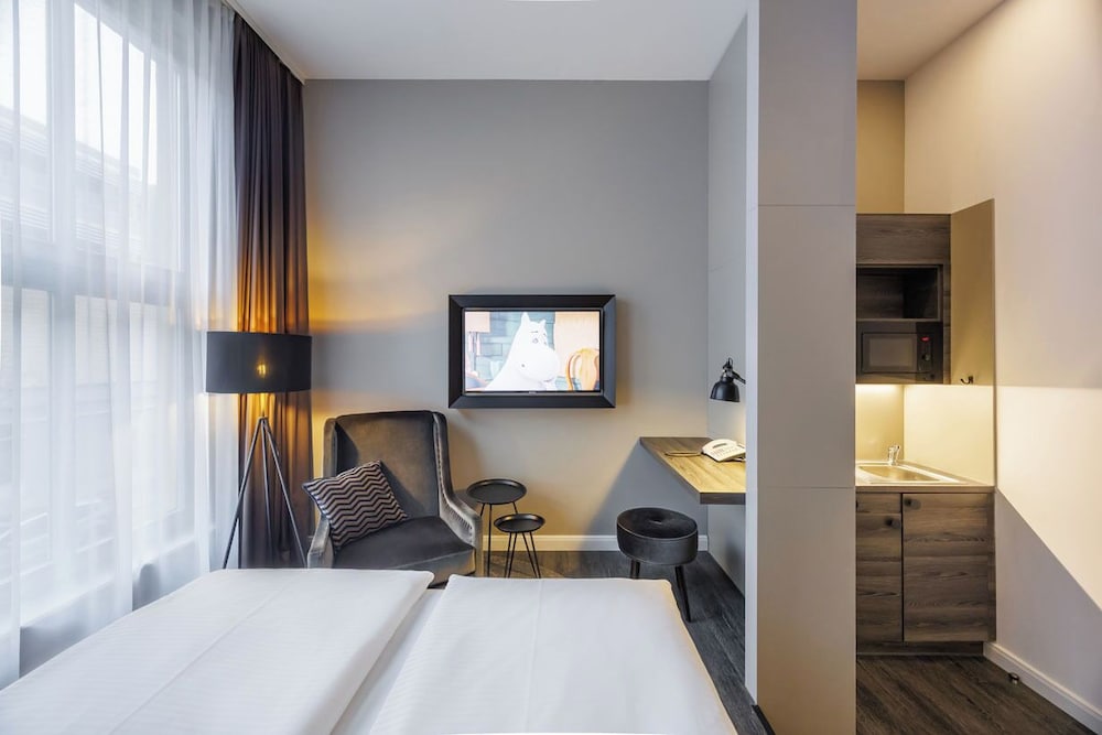 Airporthotel Berlin-Adlershof 16