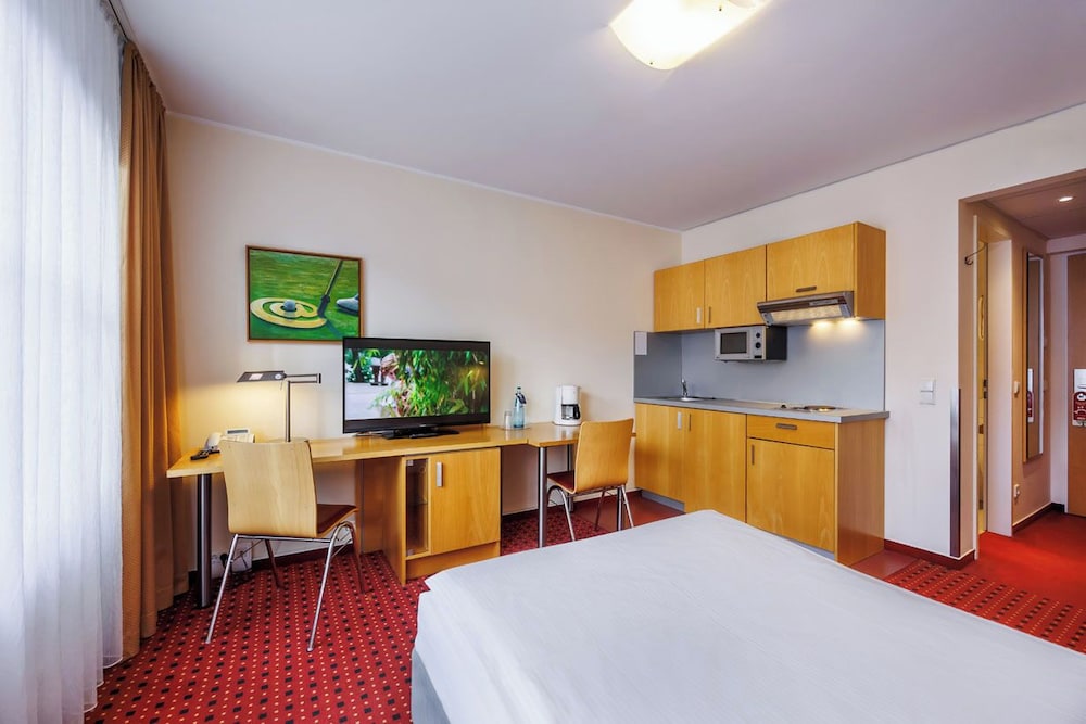 Airporthotel Berlin-Adlershof 24